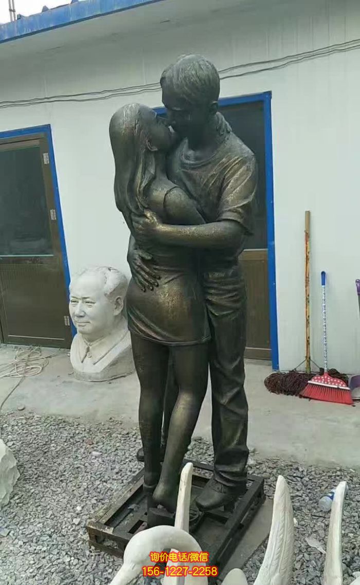景區銅雕擁抱親吻的情侶銅雕 景區銅雕擁抱親吻的情侶銅雕